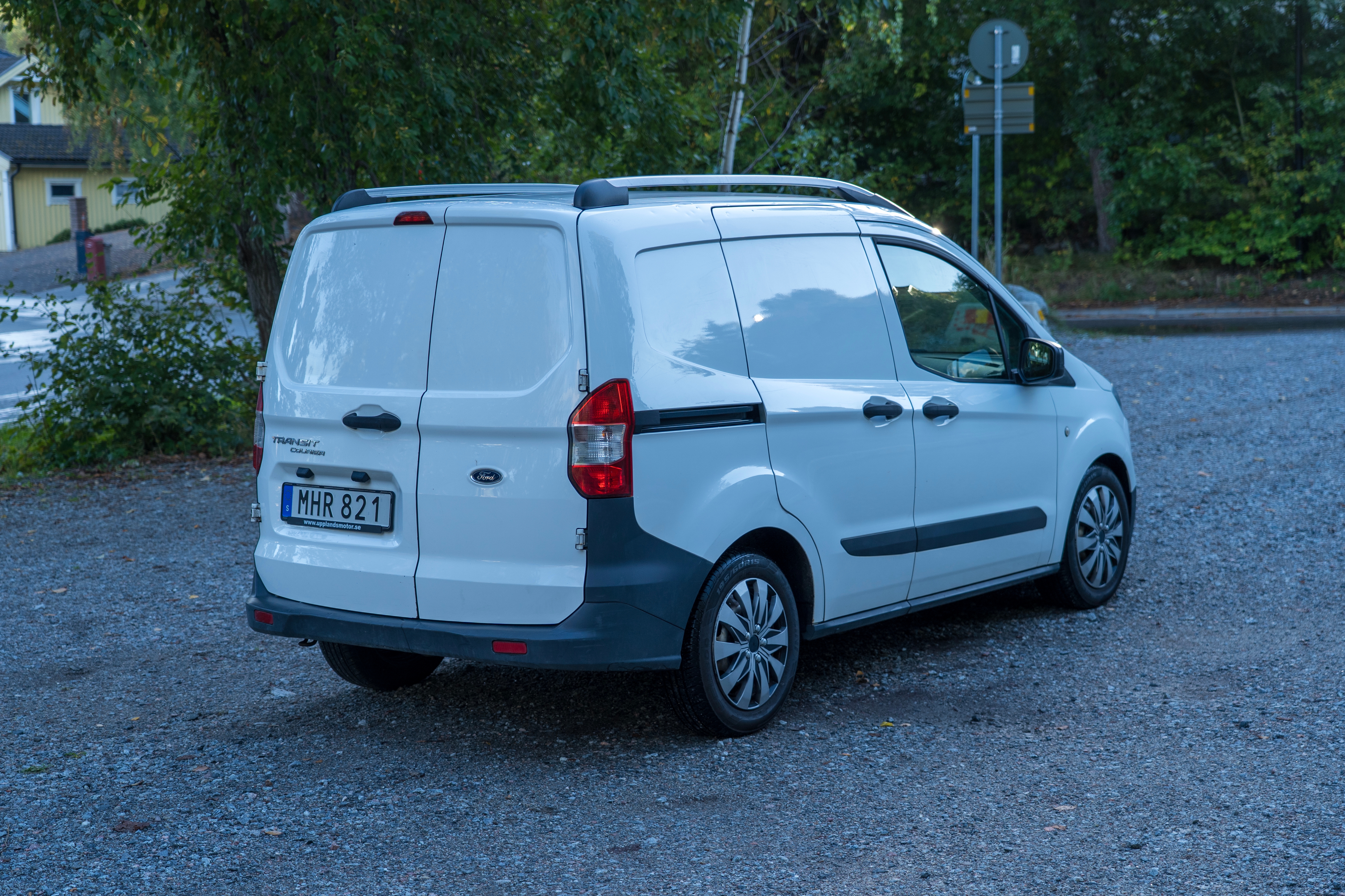 Ford Transit Courier 1.5 TDCi Manuell 2016, bild 4/10