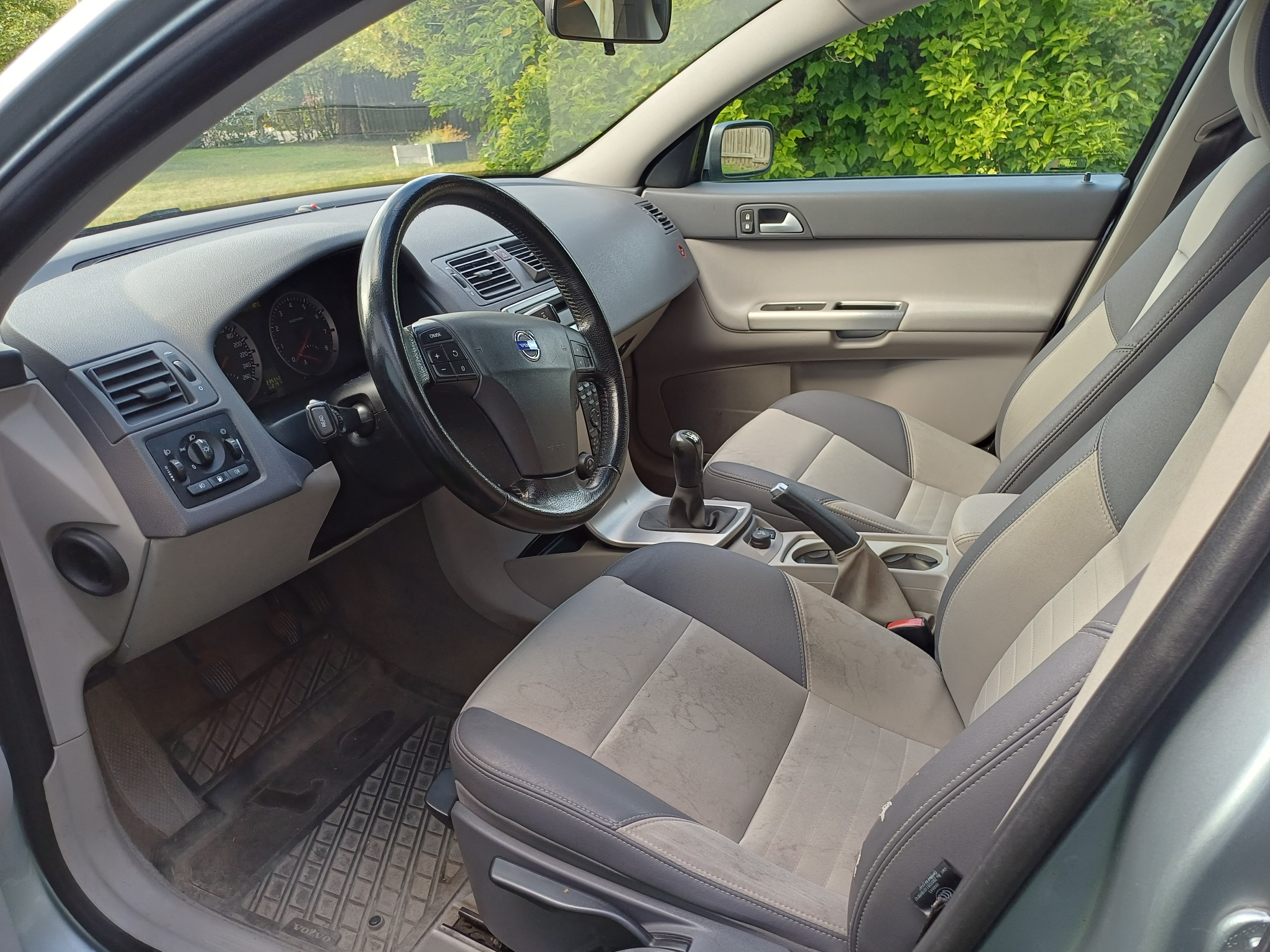 Volvo V50 2.4i Manuell 2006, bild 2/5