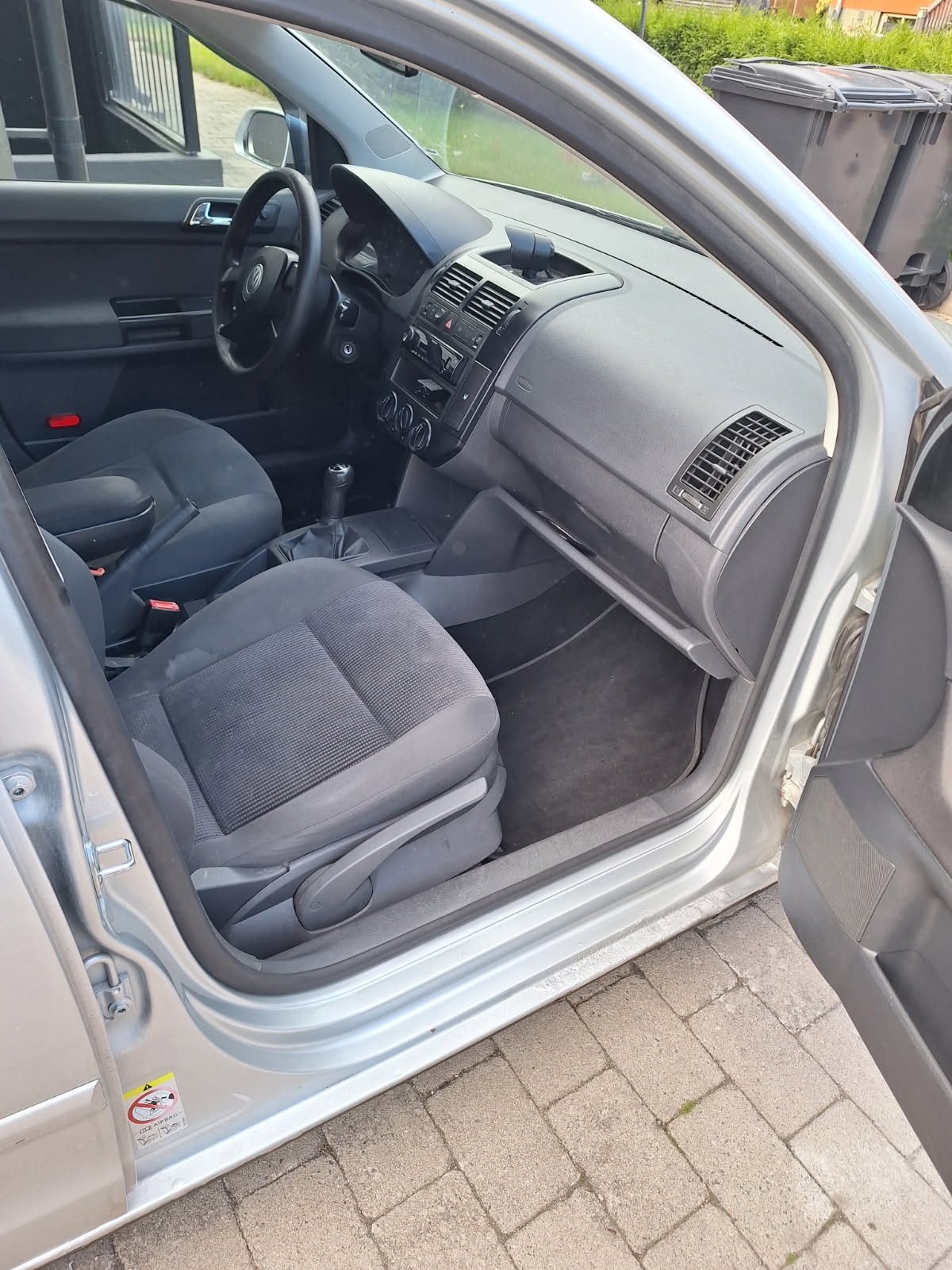 Volkswagen Polo 5-dörrar 1.4 Manuell 2007, kuva 6/8