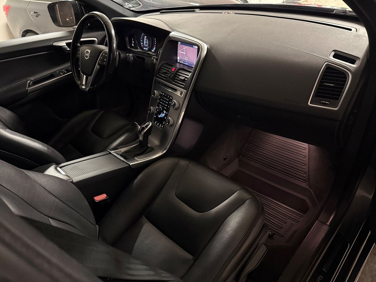 Volvo XC60 D4 AWD 190HK CLASSIC 2017, bild 6/10