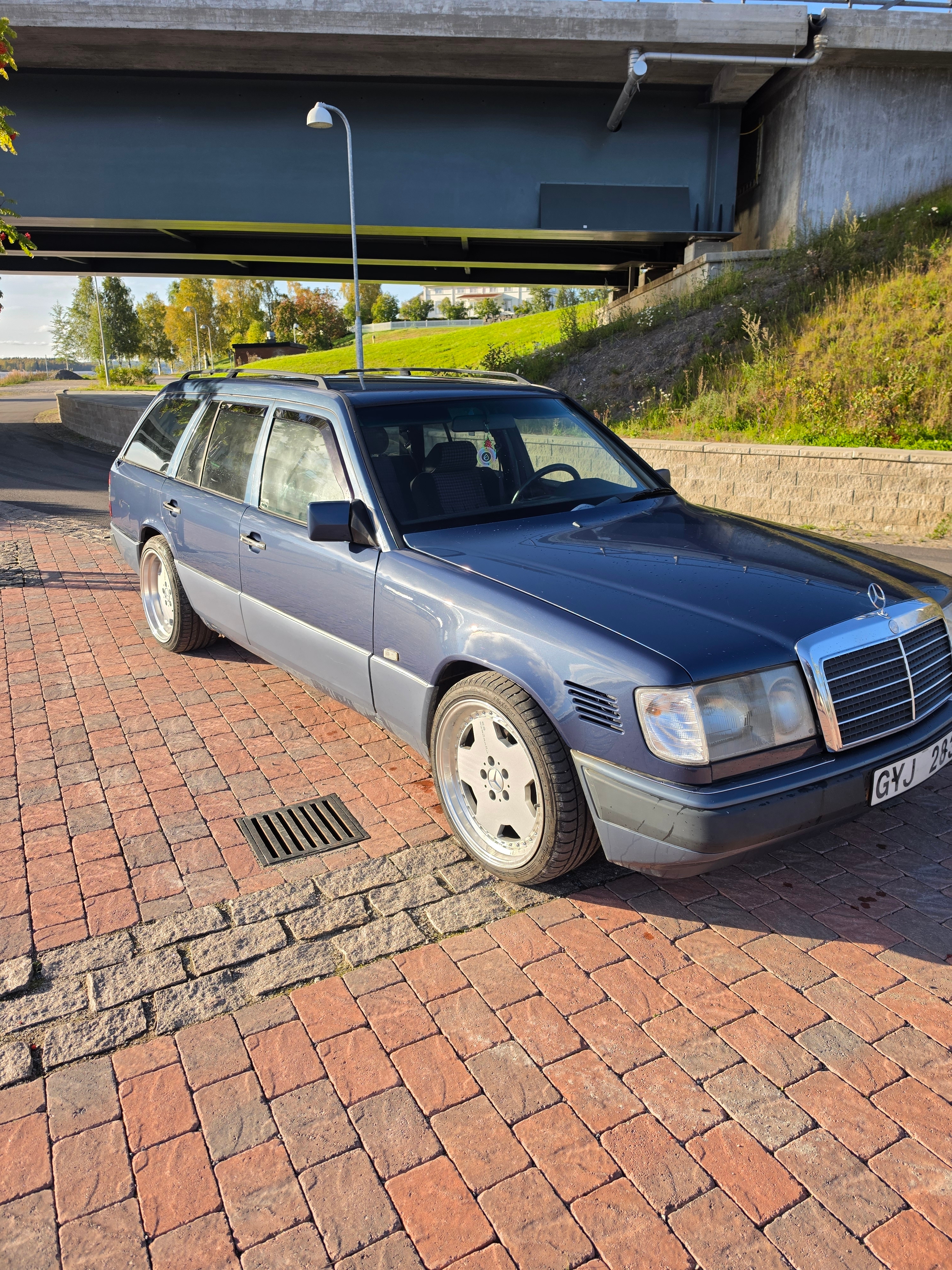 Mercedes-Benz 300 TD Manuell 1992, bild 3/5