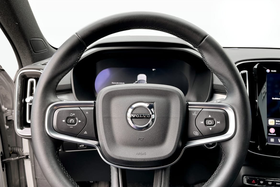 Volvo XC40 B3 FWD Bensin Plus Dark 2025, bild 7/9