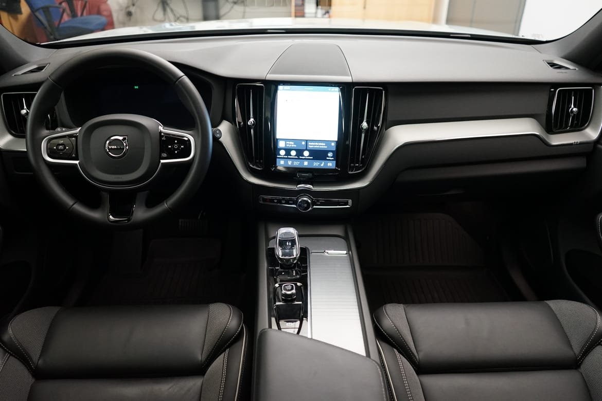 Volvo XC60 2025, photo 6/10