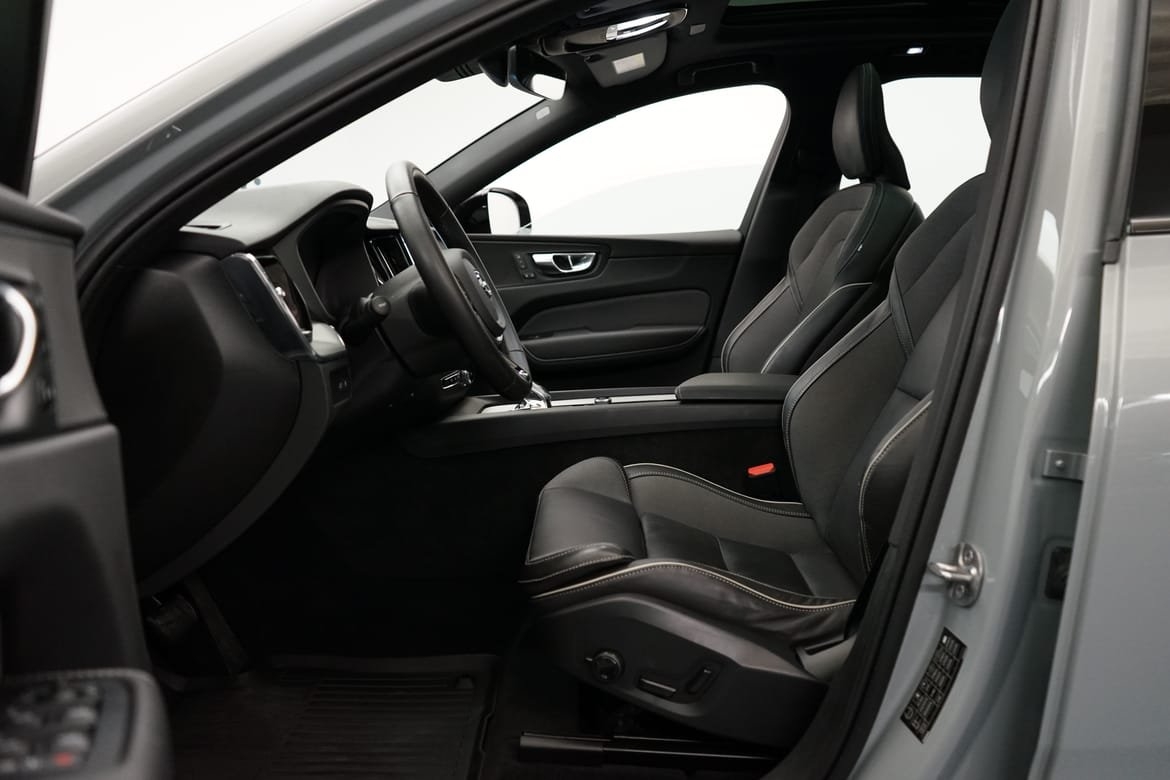 Volvo XC60 2025, photo 5/10