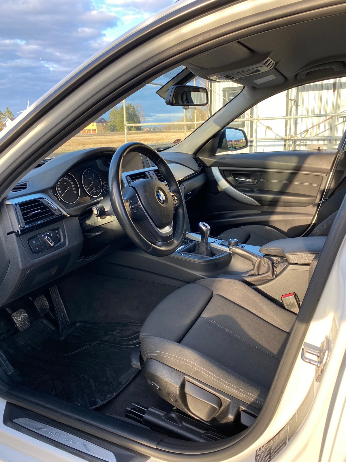 BMW 320 d xDrive Touring Manuell 2015, bild 5/7