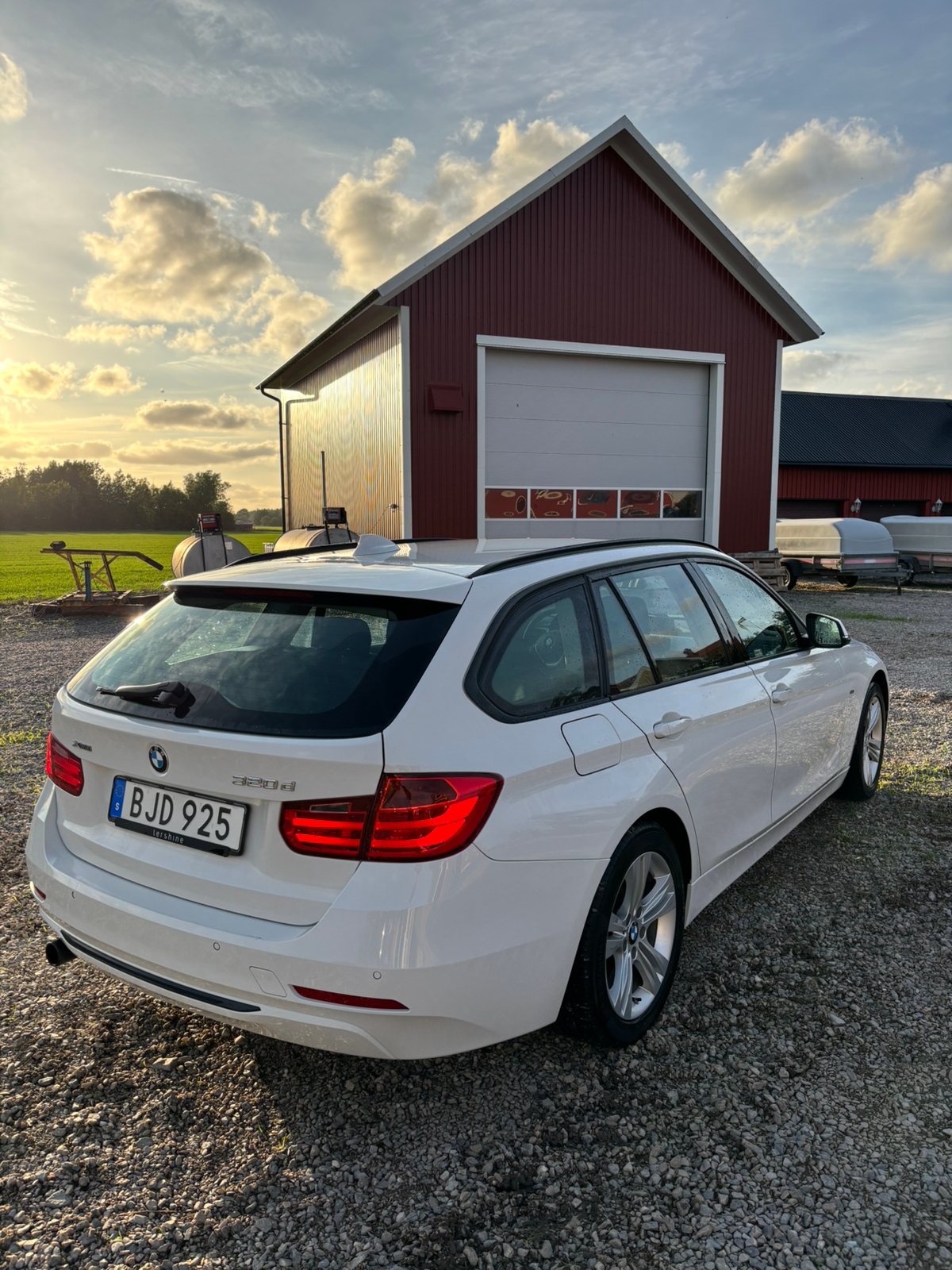 BMW 320 d xDrive Touring Manuell 2015, bild 3/7