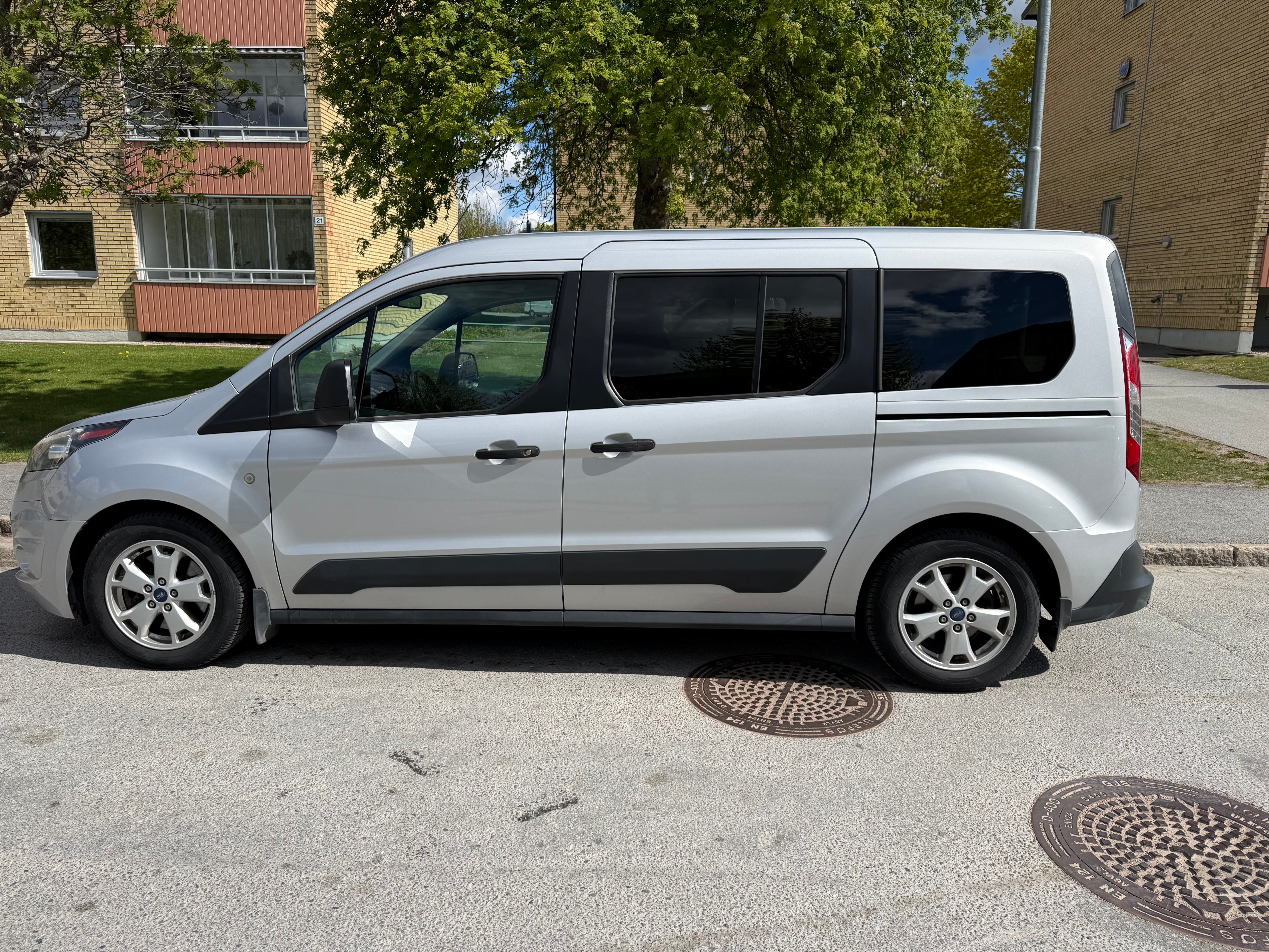 Ford Tourneo Connect 1.5 TDCi Manuell 2016, bild 3/10