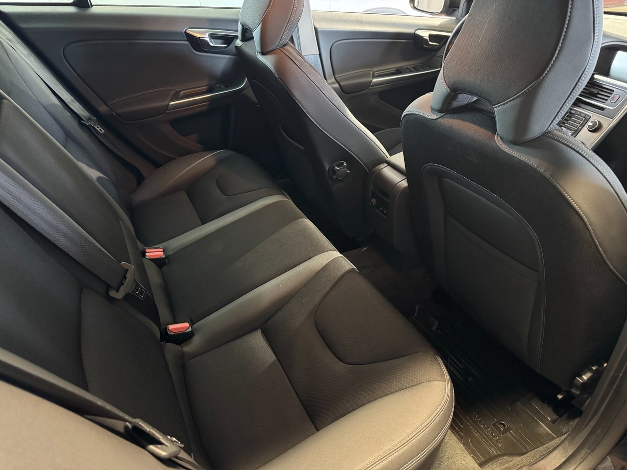 Volvo V60 2014, photo 7/10