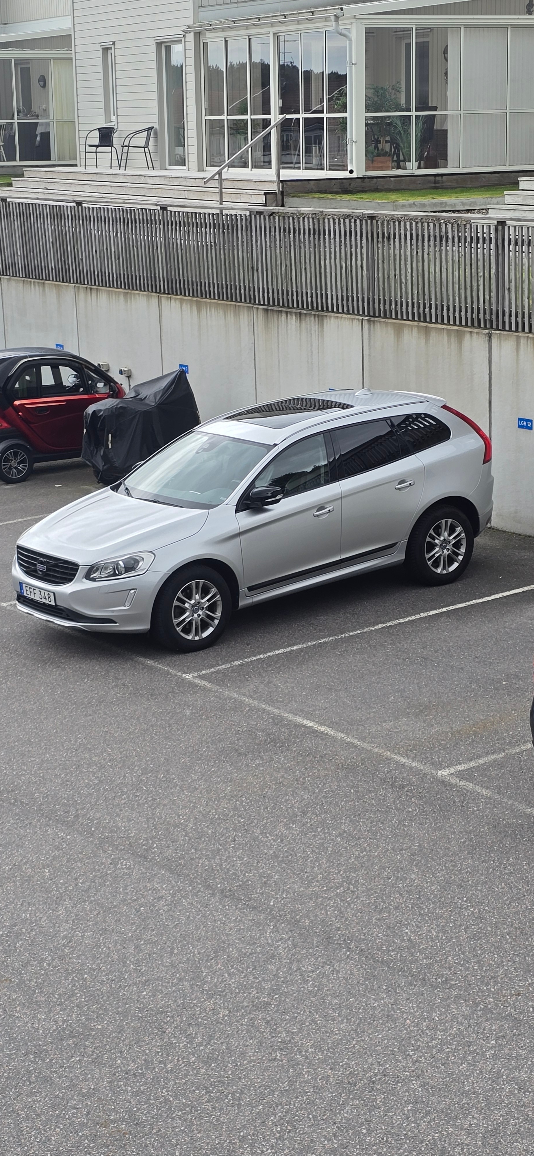 Volvo XC60 D4 AWD Geartronic 2014, bild 2/7