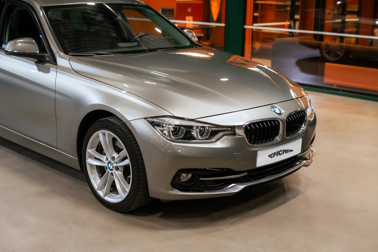 BMW 330 i xDrive Sedan Sport line / HK 2016, photo 2/10