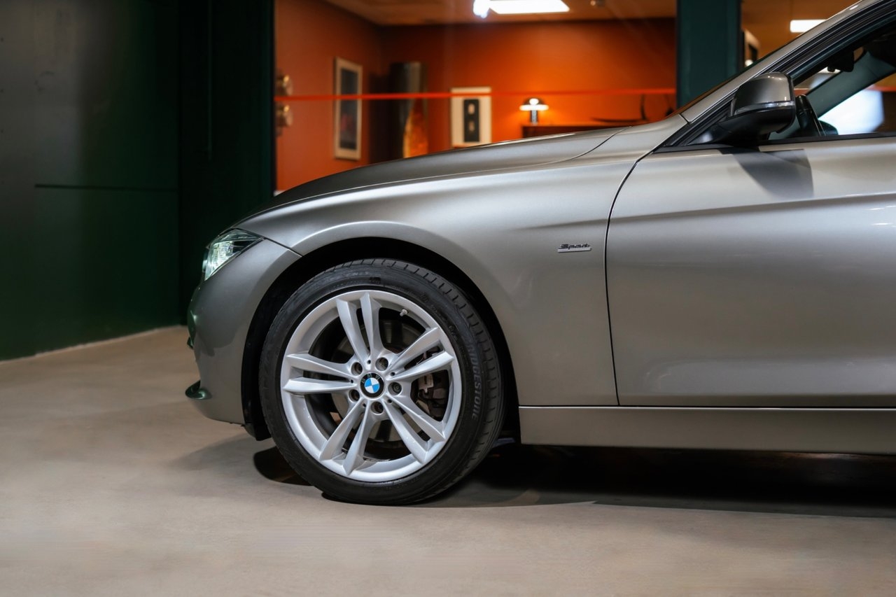 BMW 330 i xDrive Sedan Sport line / HK 2016, photo 7/10