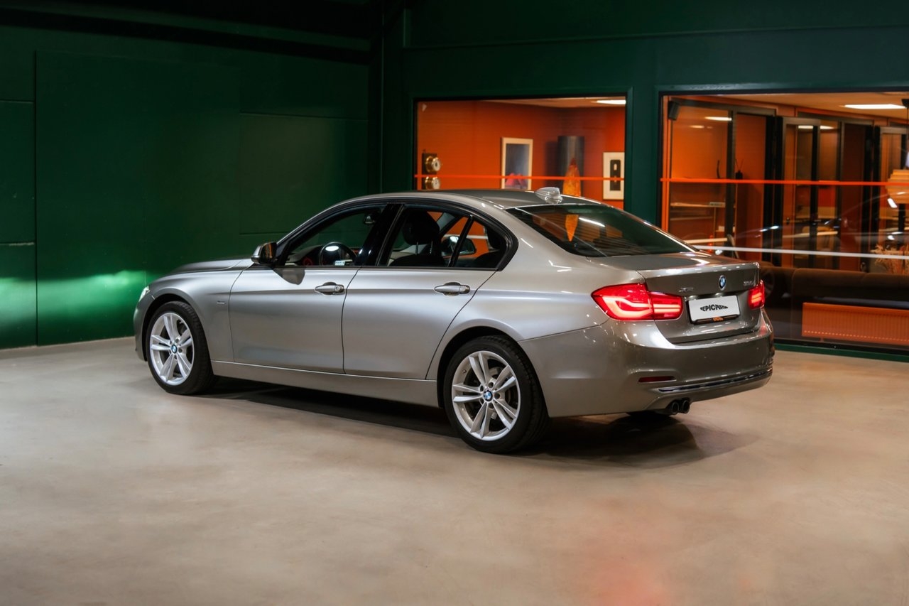 BMW 330 i xDrive Sedan Sport line / HK 2016, photo 3/10