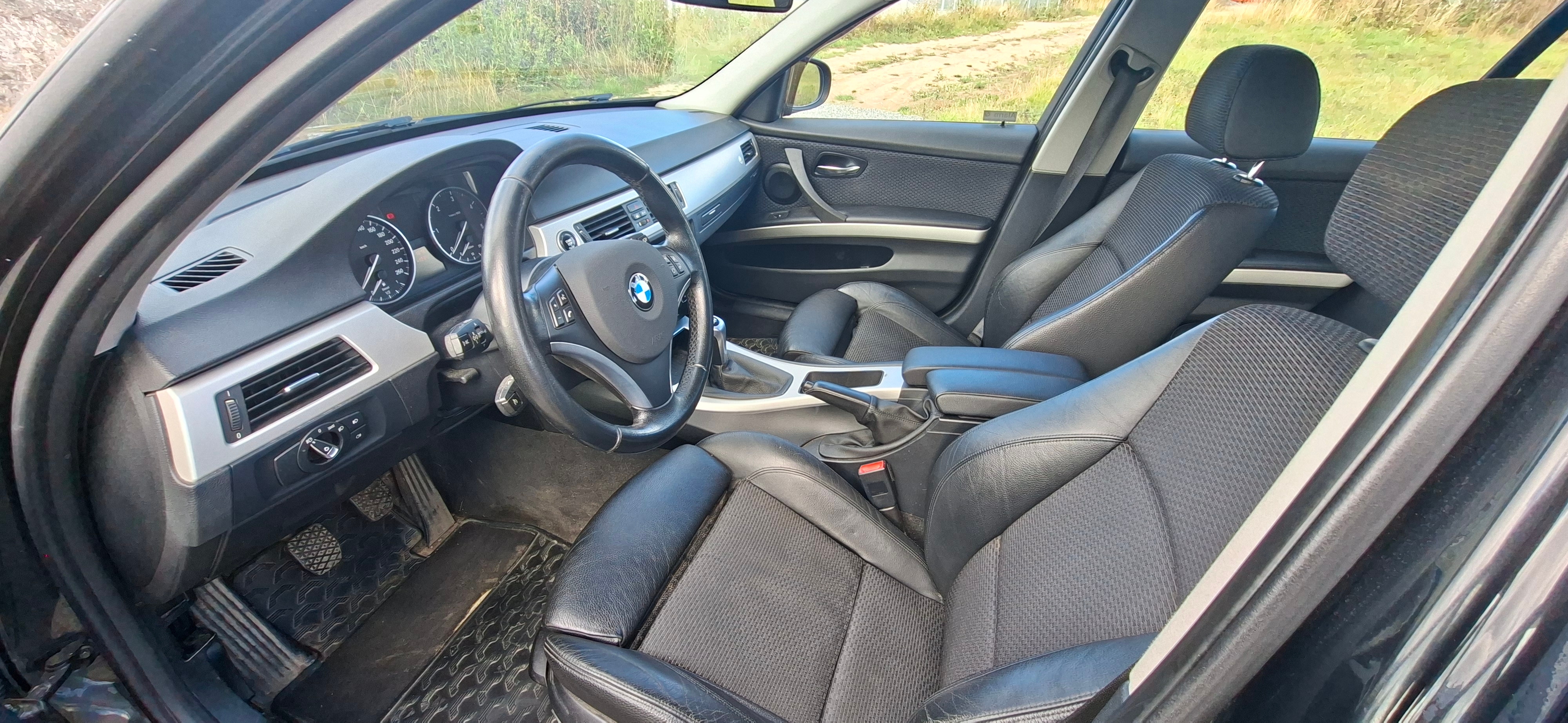 BMW 320 d xDrive Touring Manuell 2012, bild 6/7
