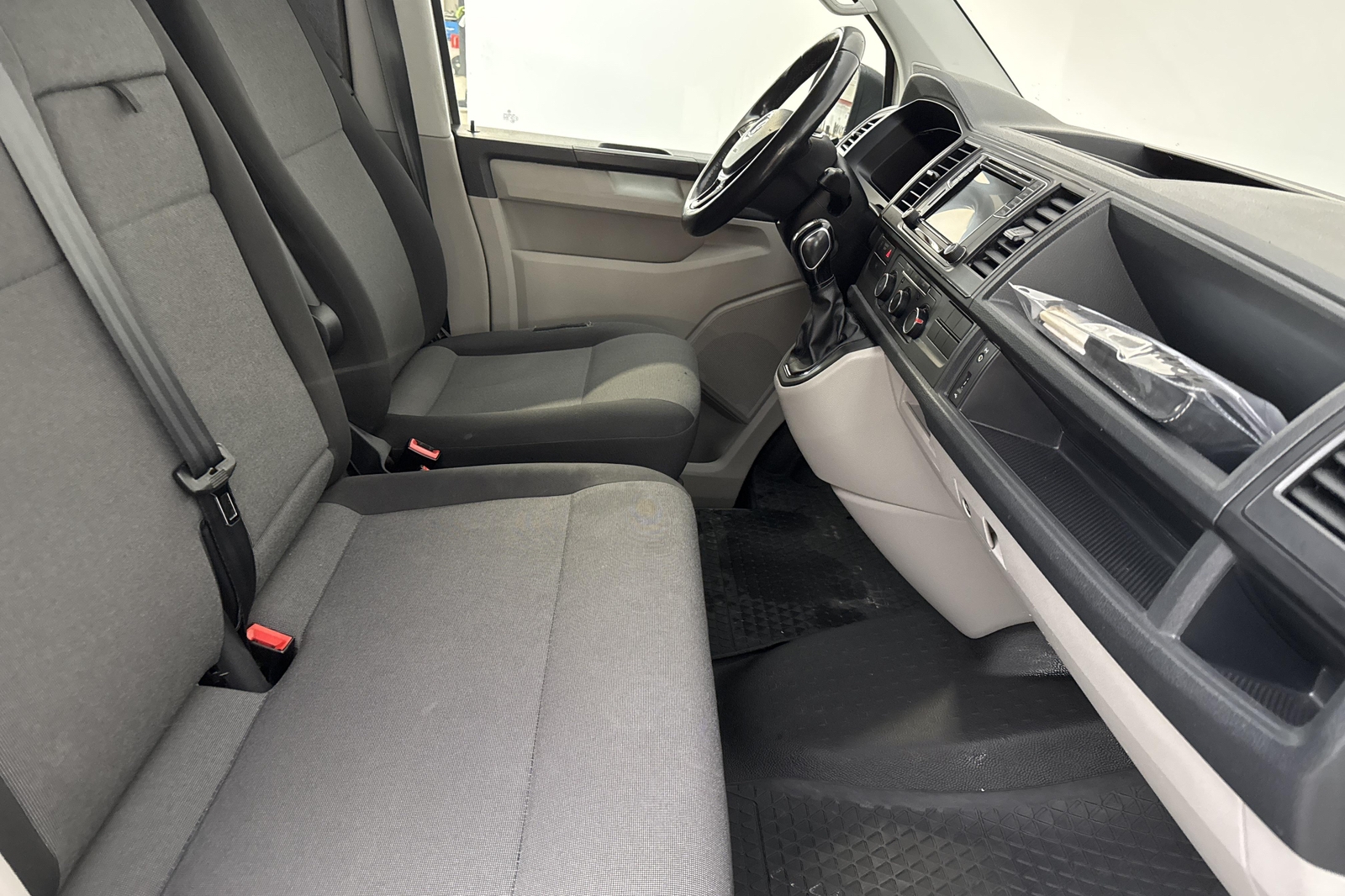 Volkswagen Transporter 2018, bild 7/10
