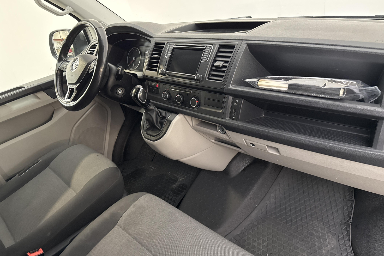 Volkswagen Transporter 2018, bild 6/10