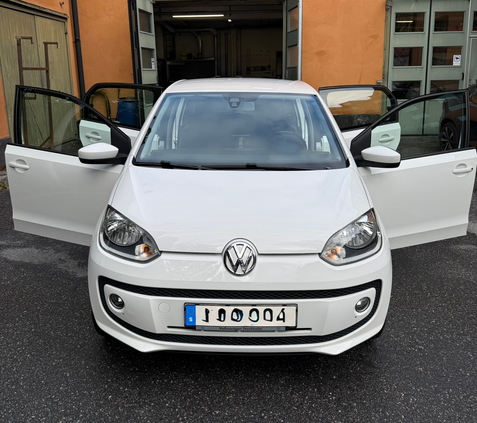 Volkswagen UP! 5-dörrar 1.0 MPI Manuell 2016, bild 2/9