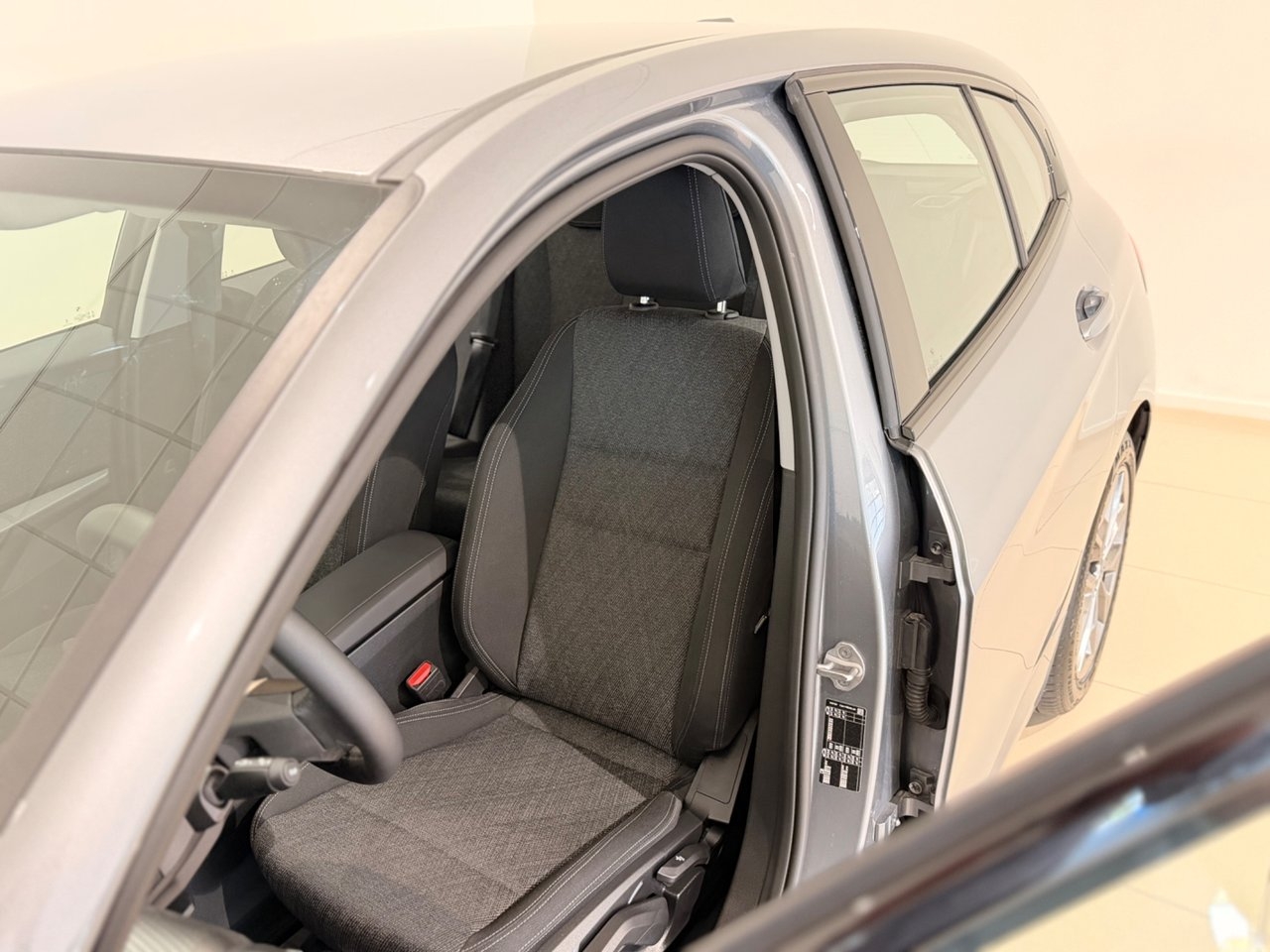 BMW 120 Apple 2026, bild 5/10