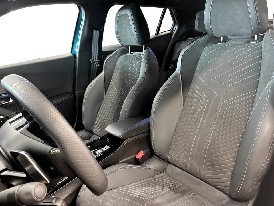 Peugeot 2008 GT Hybrid 145hk Aut 2025, bild 5/10