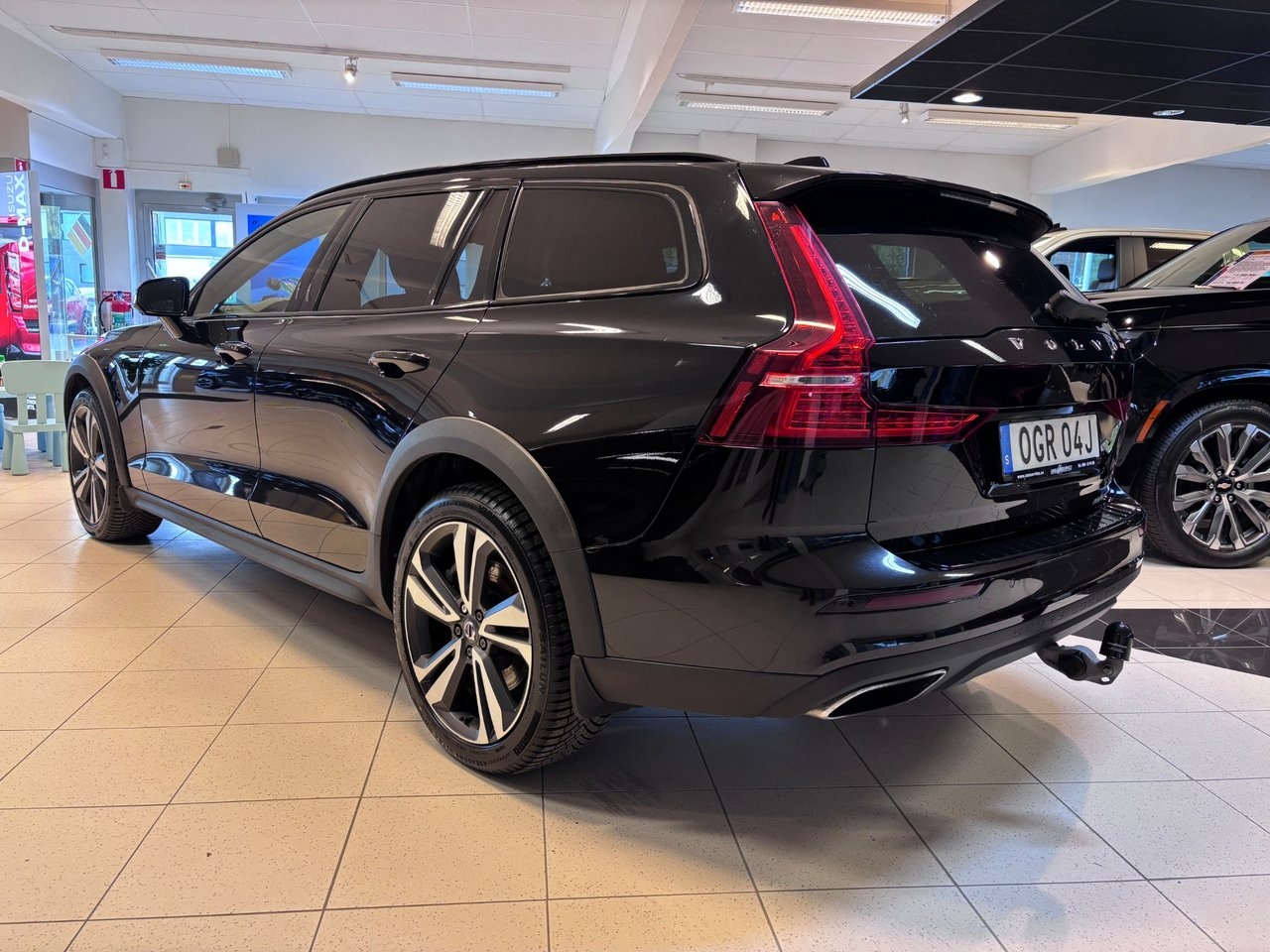 Volvo V60 Cross Country 2021, kuva 2/10
