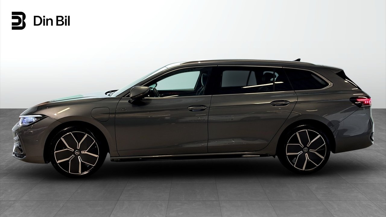 Volkswagen Passat eHybrid 272 hk Drag 2026, bild 2/10