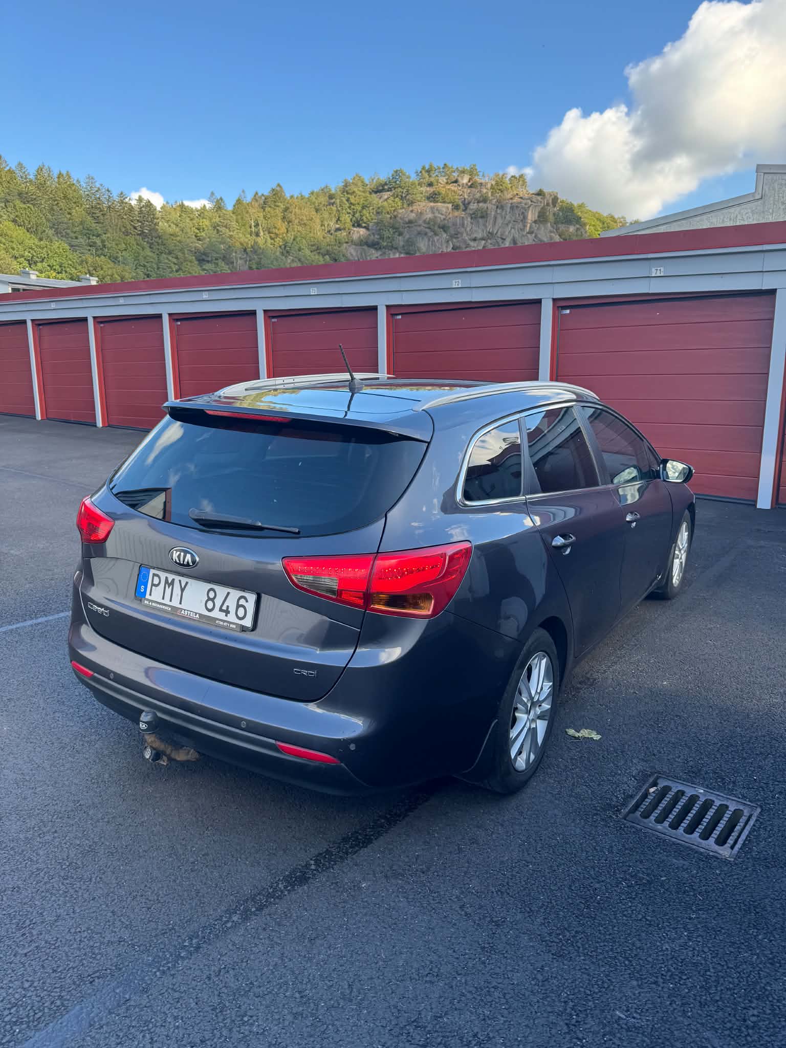 Kia Ceed _sw 1.6 CRDi Manuell 2013, bild 2/10