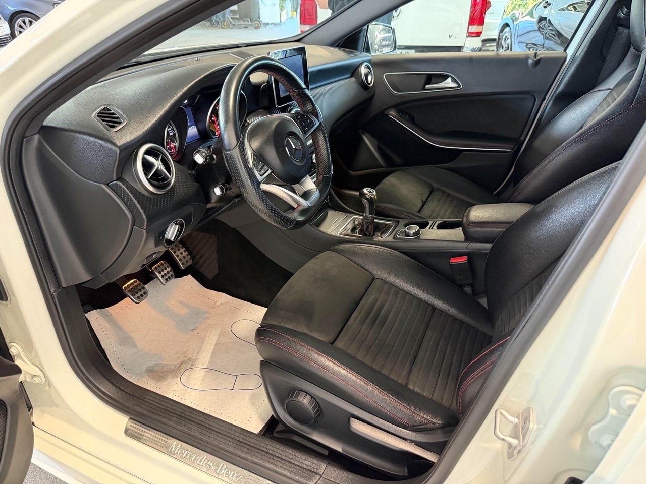 Mercedes-Benz A 180 AMG Line Euro 6 2016, bild 6/10