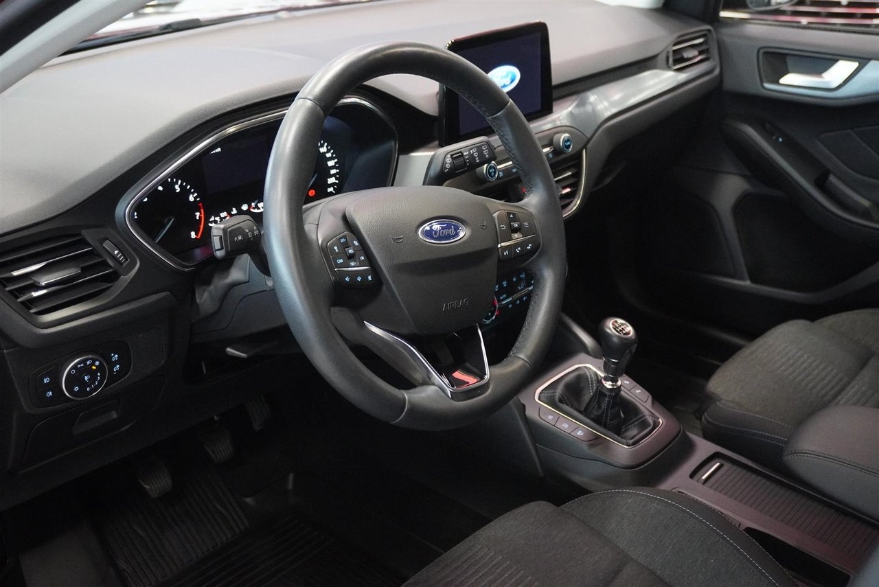 Ford Focus Active 1.0 EcoBoost 2020, photo 2/10
