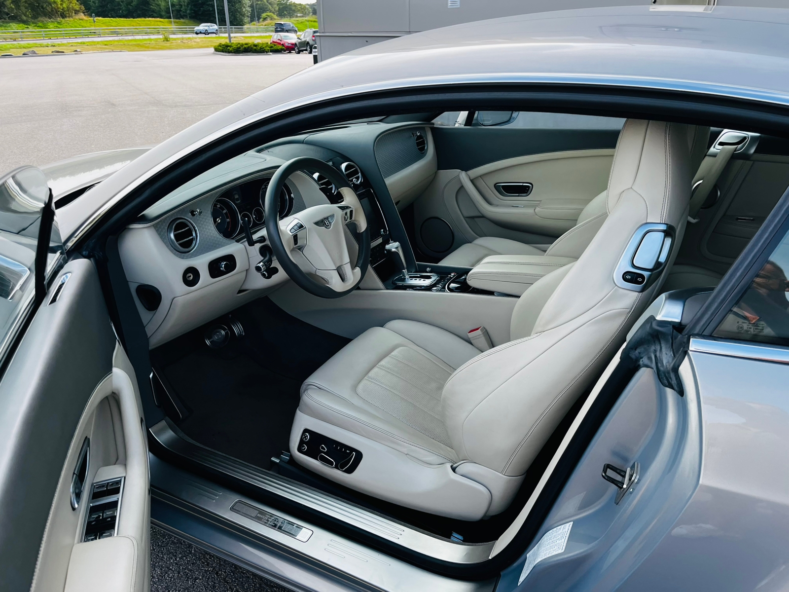 Bentley Continental 2012, photo 7/10