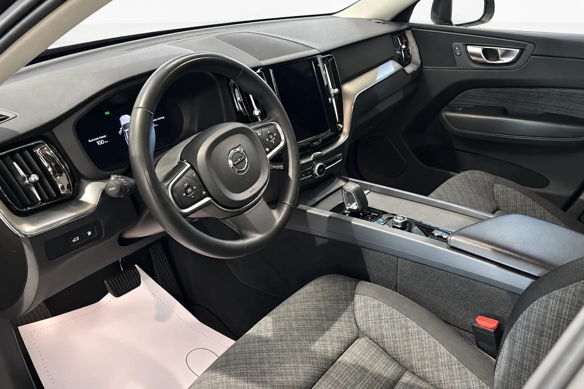 Volvo XC60 Recharge T6 Core Edition 2023, bild 6/10