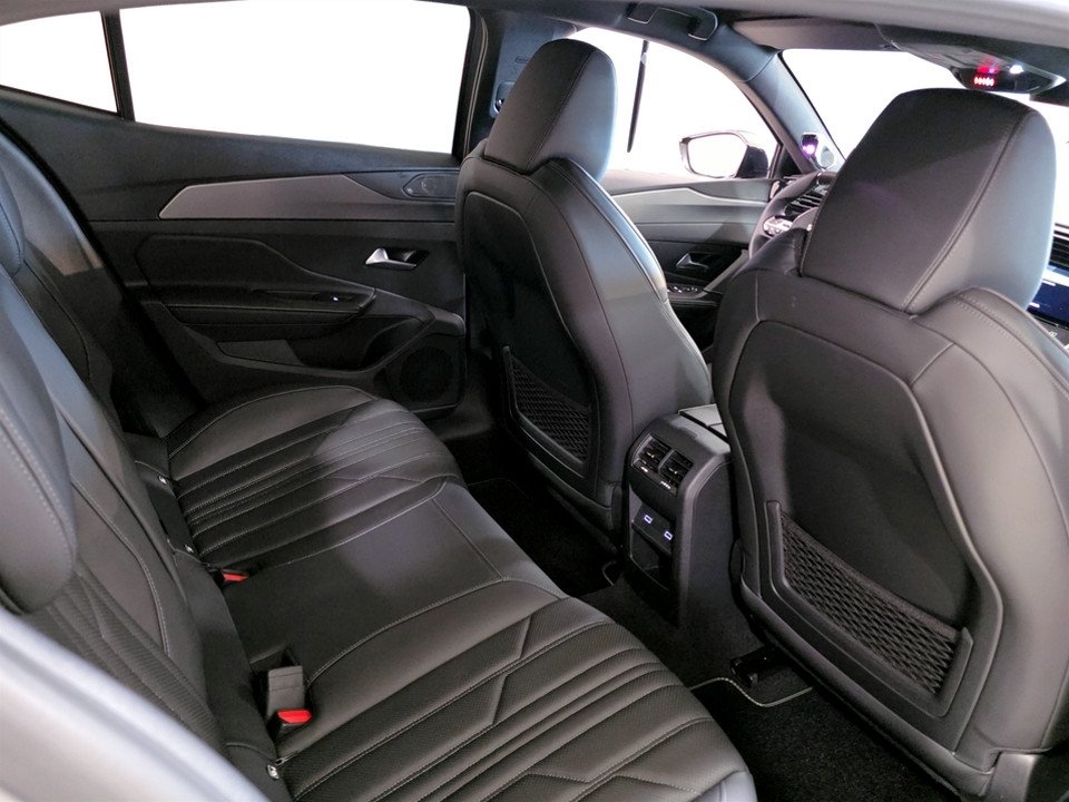 Peugeot 408 Edition Exclusive Hybrid Aut 2026, bild 7/10