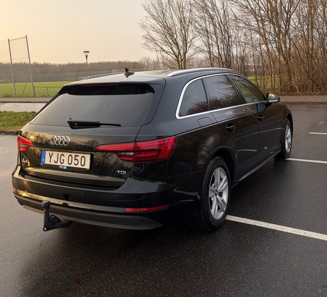Audi A4 Avant 2.0 TDI S Tronic 2017, photo 7/7
