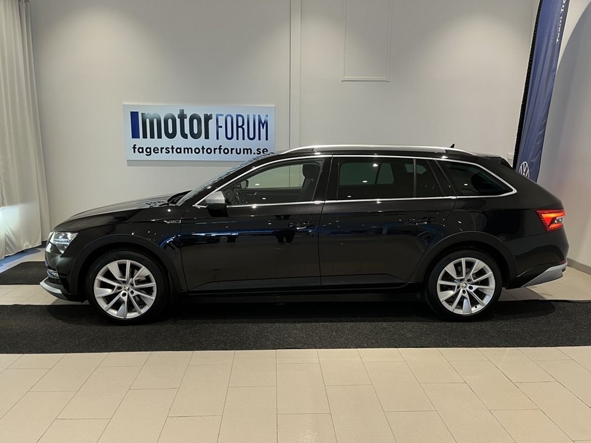 Skoda Superb 2021, kuva 2/10