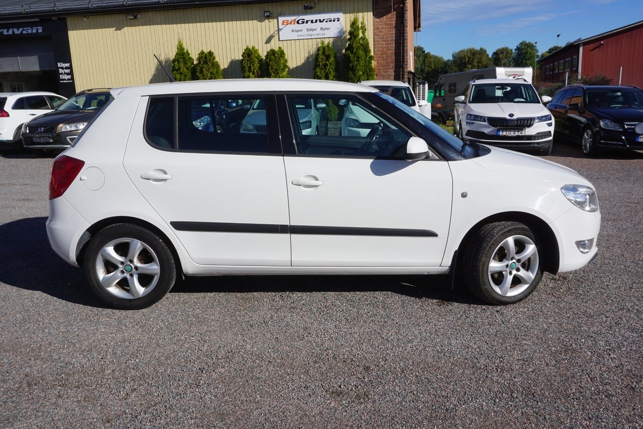 Skoda Fabia 1.6 TDI Elegance M-värmare 2012, bild 2/7