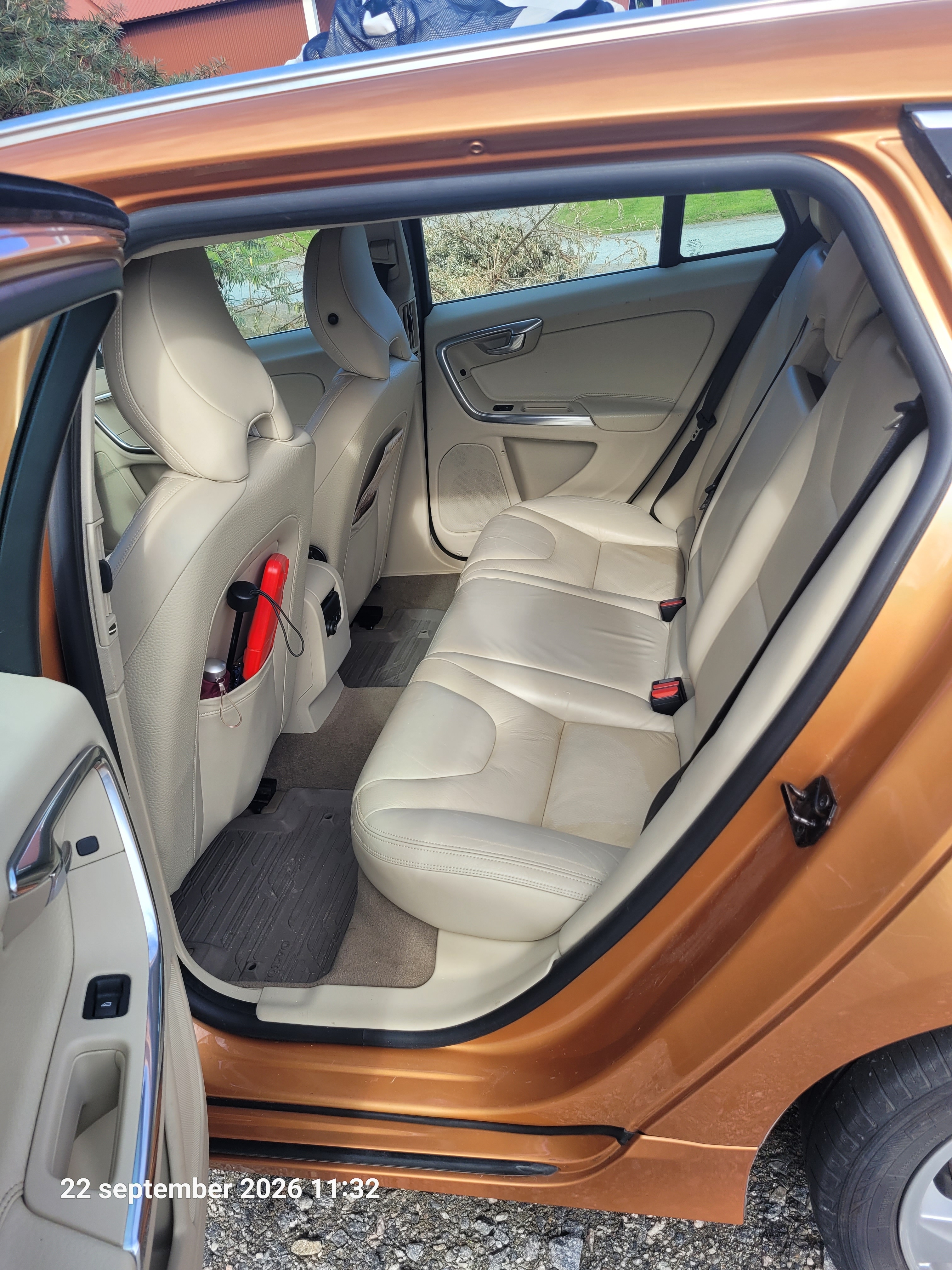 Volvo V60 T4F Powershift 2013, photo 3/6