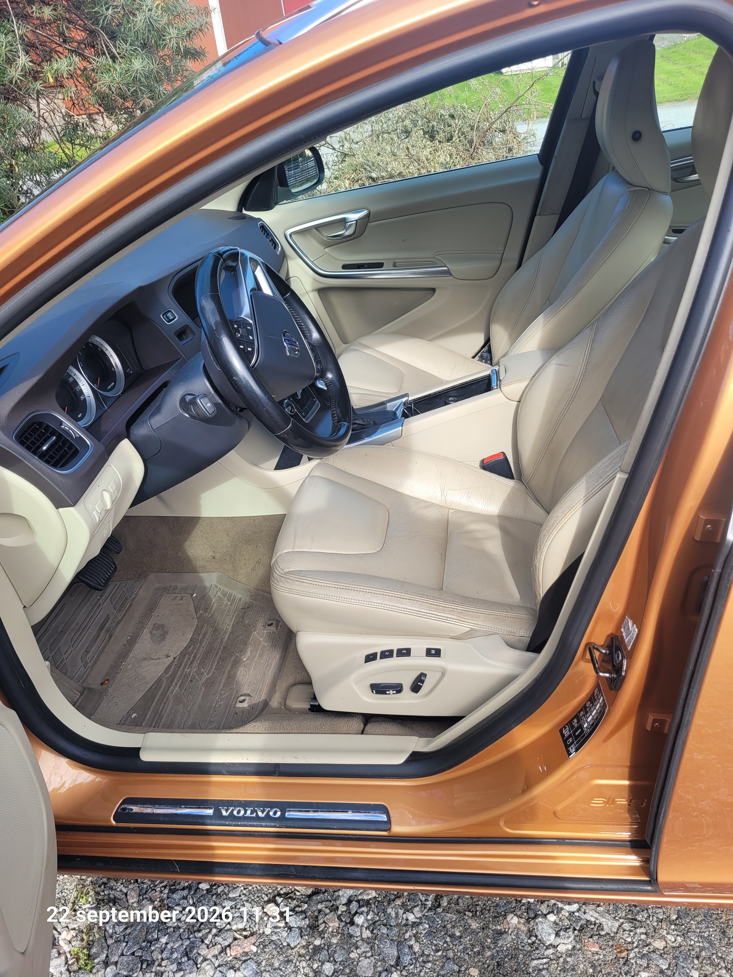 Volvo V60 T4F Powershift 2013, photo 4/6