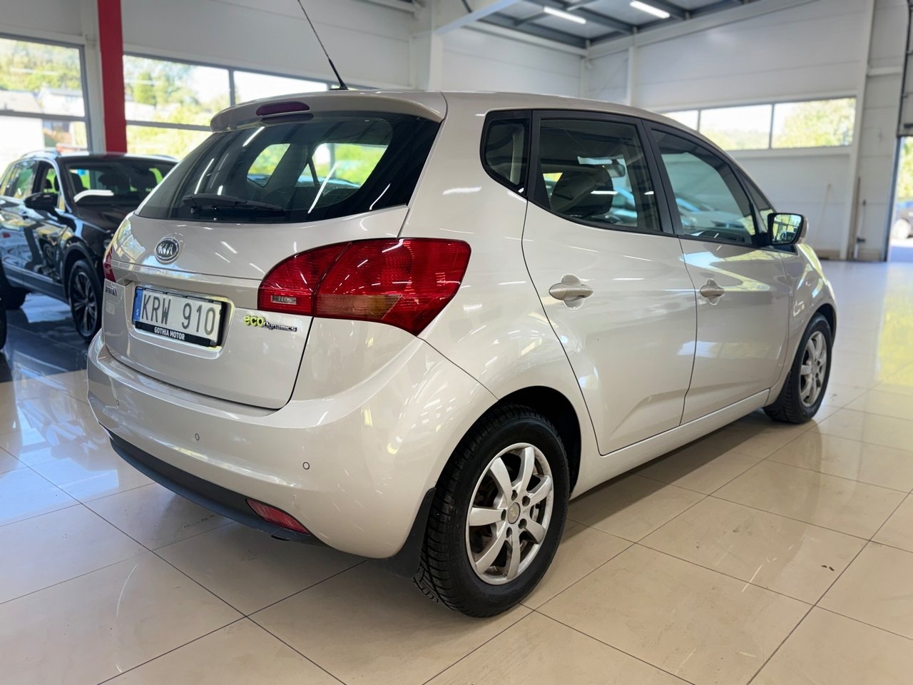 Kia Venga 1.4 CRDi ECO Comfort 2010, bild 4/10