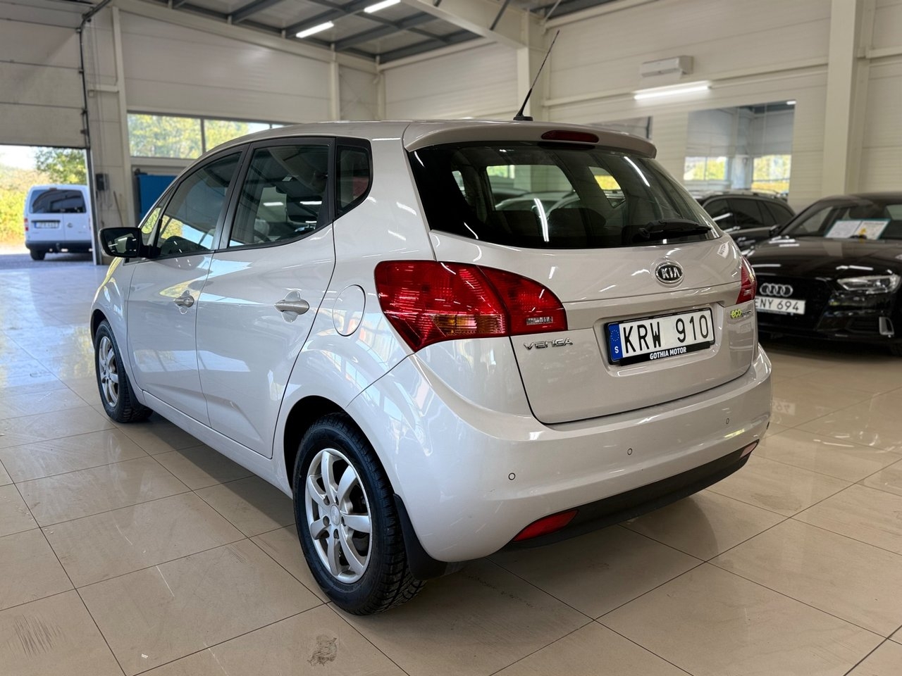 Kia Venga 1.4 CRDi ECO Comfort 2010, bild 6/10