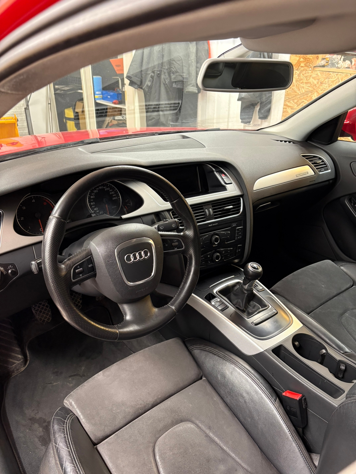 Audi A4 2010, bild 6/7