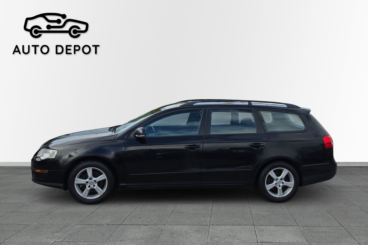 Volkswagen Passat 2010, photo 2/10