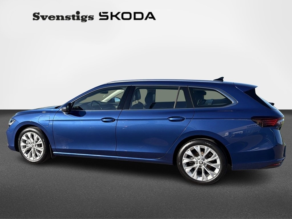 Skoda Superb 2025, bild 4/10