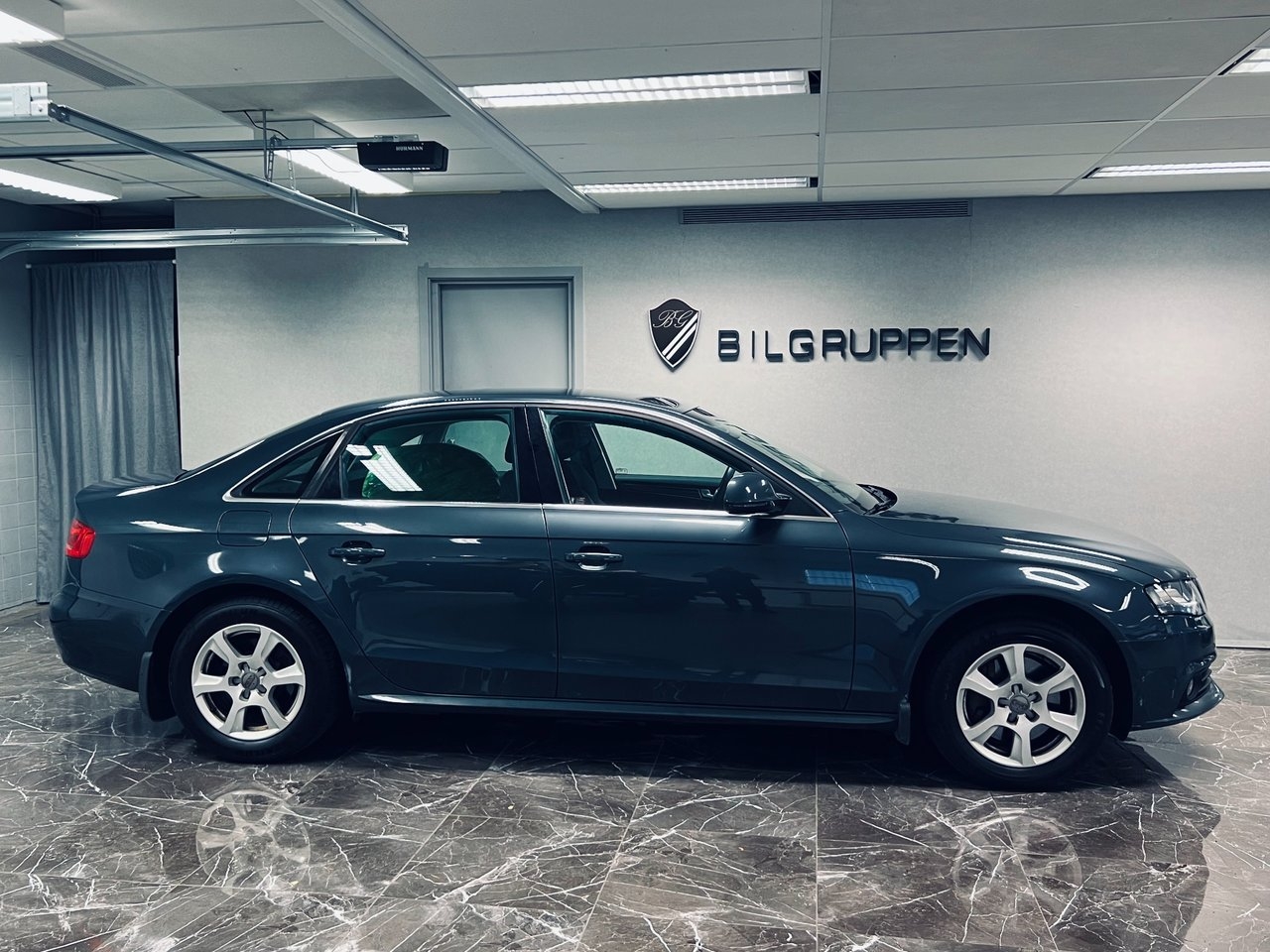 Audi A4 Sedan 2.0 TFSI quattro 2009, photo 3/10