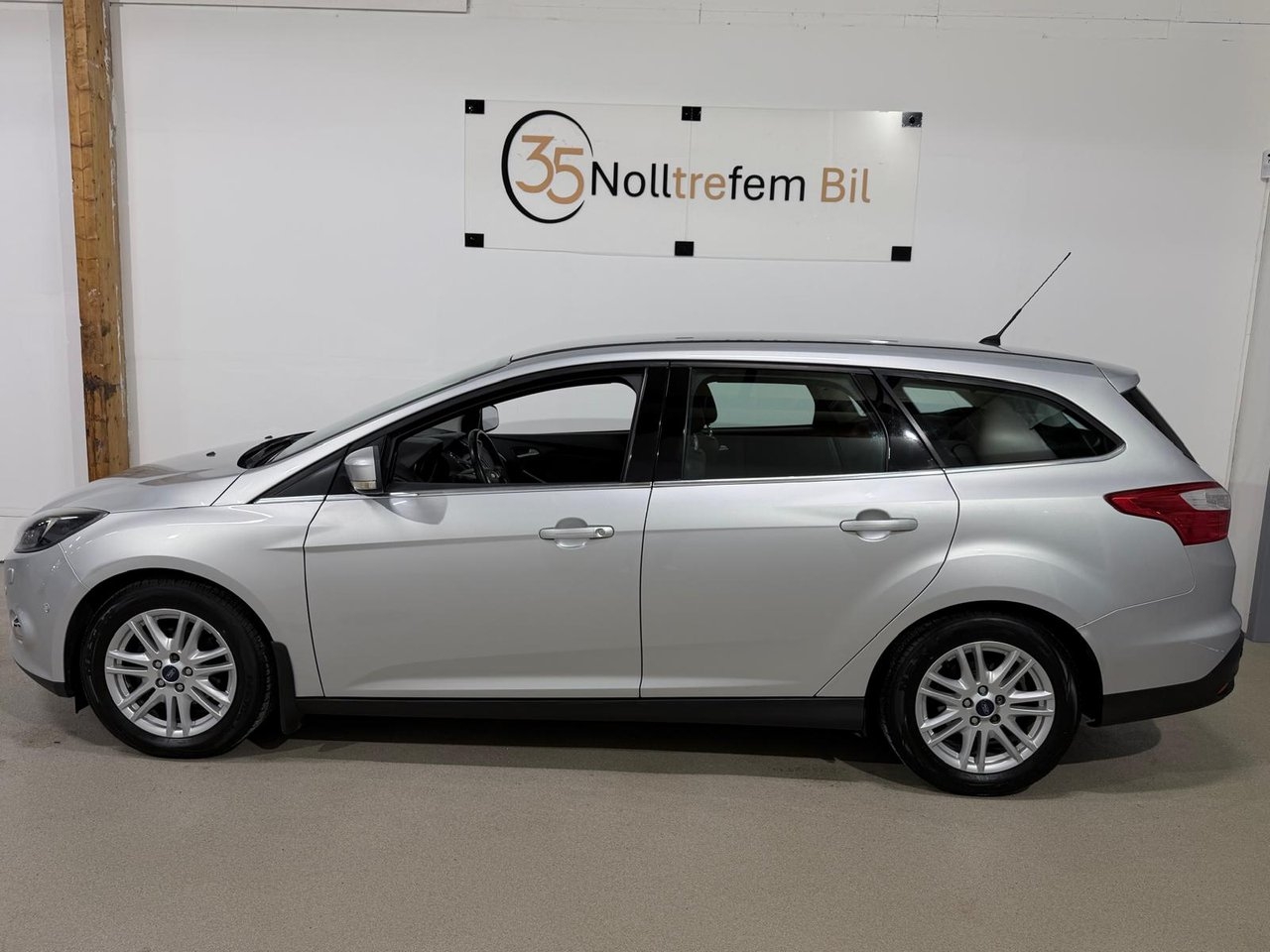 Ford Focus 2013, photo 2/10