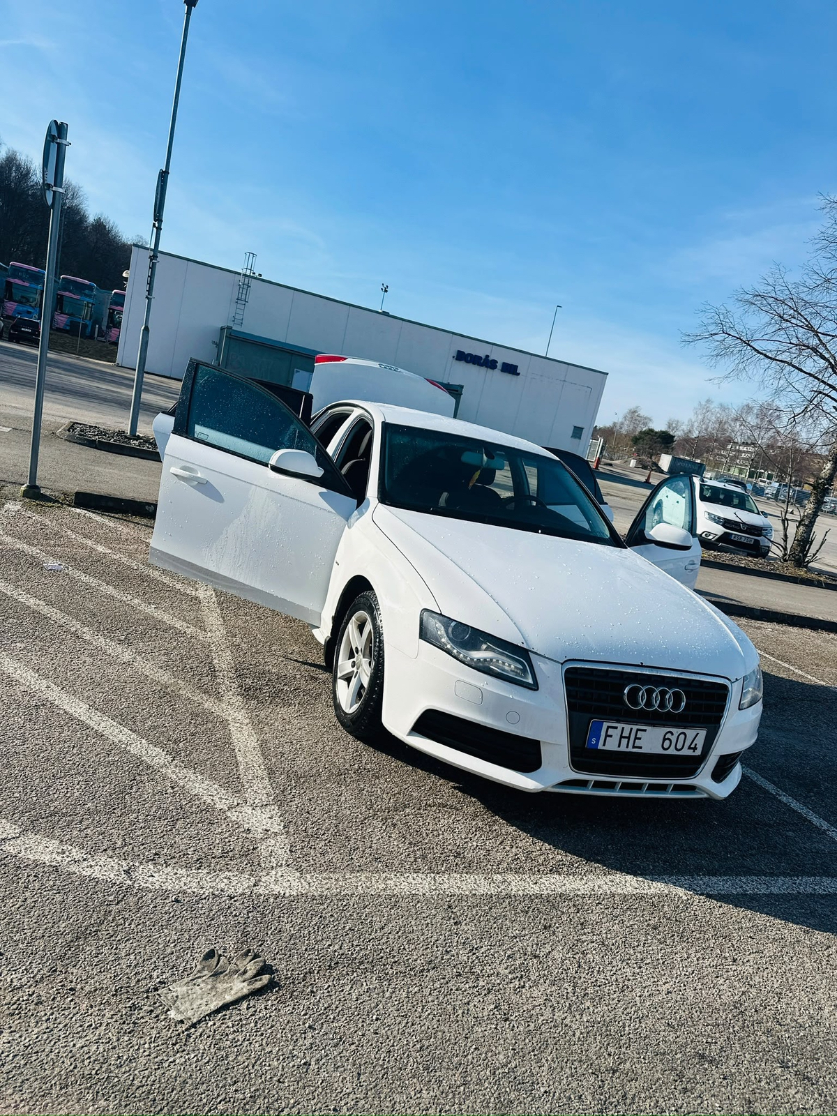 Audi A4 Sedan 2.0 TDI DPF Manuell 2010, kuva 2/5
