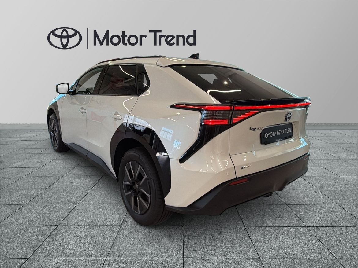 Toyota bZ4X ACTIVE TECH 2025, bild 2/10