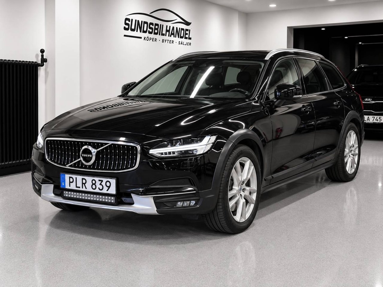 Volvo V90 Cross Country