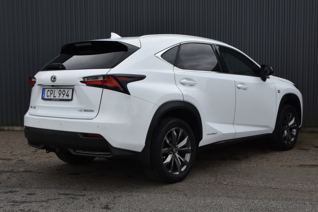 Lexus NX 300h AWD 2.5 F Sport 2017, bild 2/10