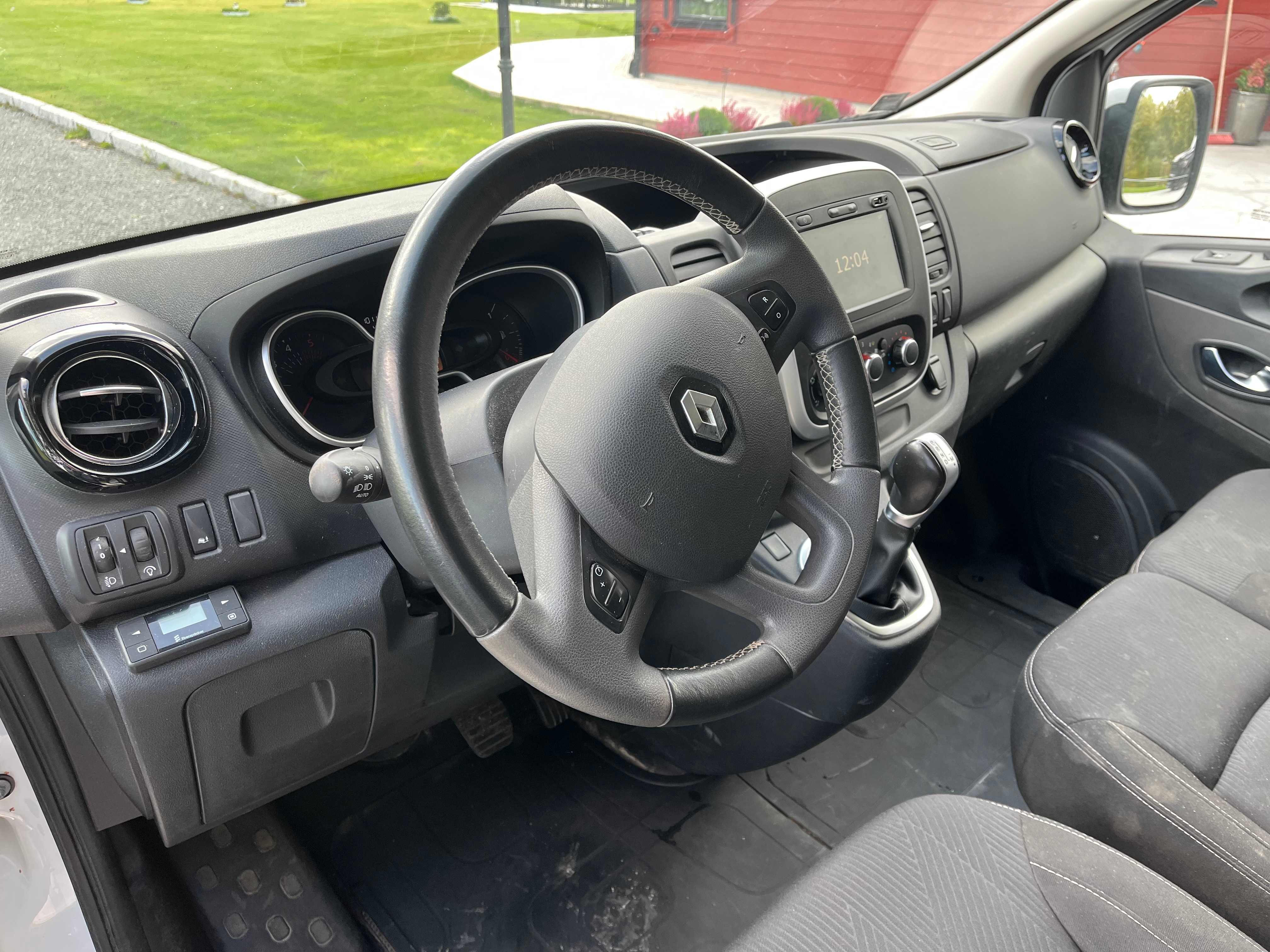 Renault Trafic Skåpbil 3.0t 2.0 dCi EDC 2021, bild 4/6