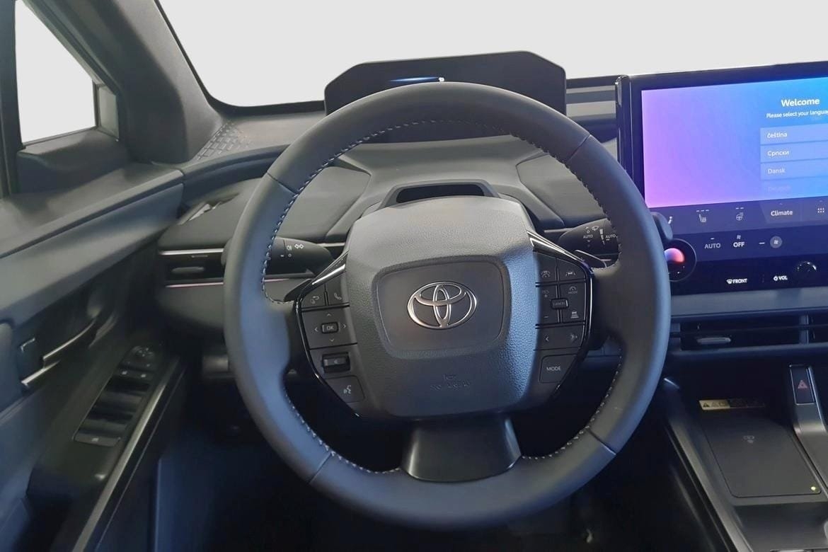 Toyota bZ4X AWD 74.7 kWh Active Tech 2026, kuva 7/10