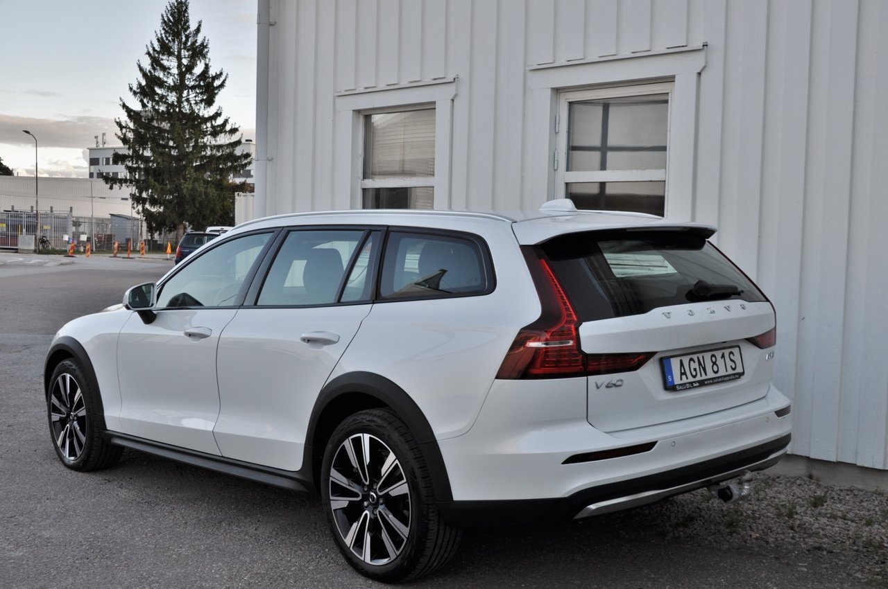 Volvo V60 Cross Country 2023, kuva 4/10