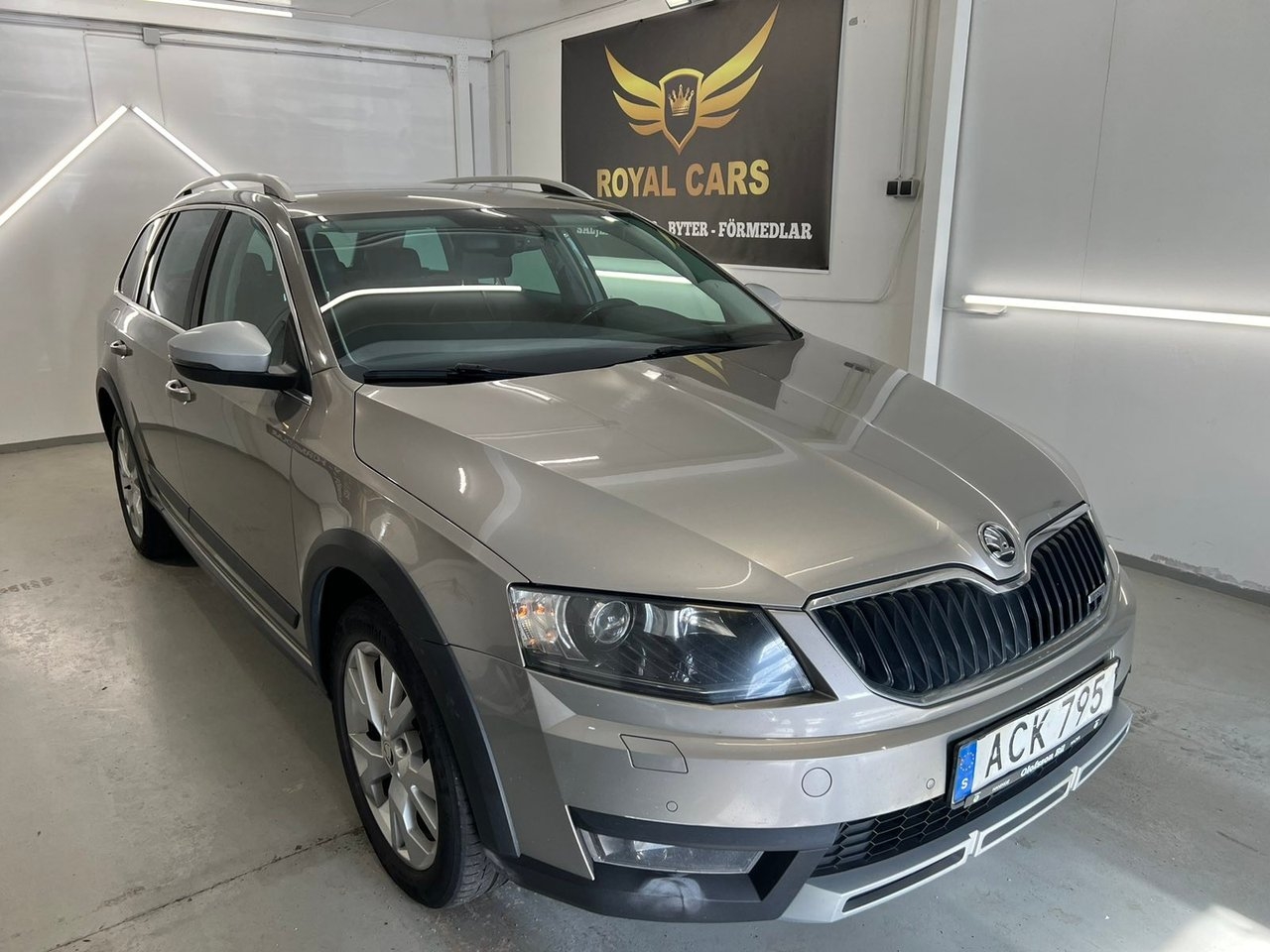 Skoda Octavia 2016, bild 2/10